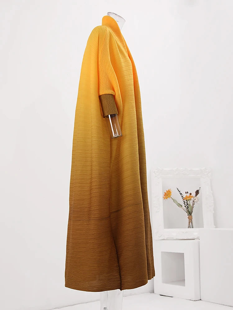 Gradient colour batfly sleeve pleated trench coat, women's stylish goddess style loose long pleated jacket